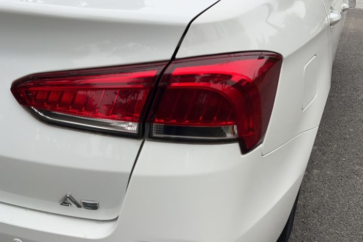 Used Soueast A5 Wing Dance 2019 1.5L Manual Luxury Version China V Standard
