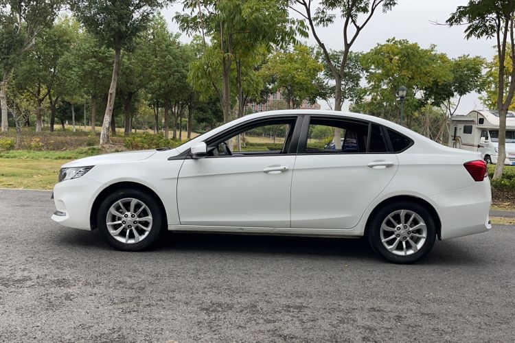 Used Soueast A5 Wing Dance 2019 1.5L Manual Luxury Version China V Standard
