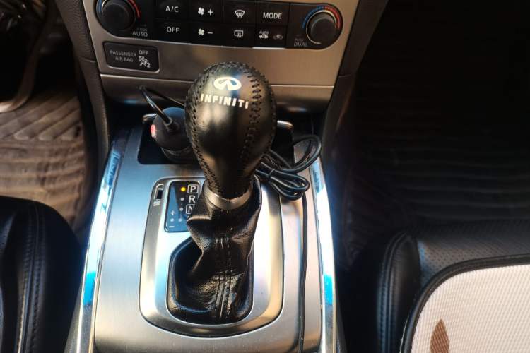 Used Infiniti G Series 2010 G25 Sedan Luxury Sport Edition Gear Lever