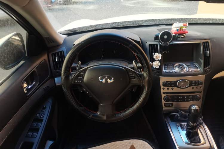 Used Infiniti G Series 2010 G25 Sedan Luxury Sport Edition Steering Wheel