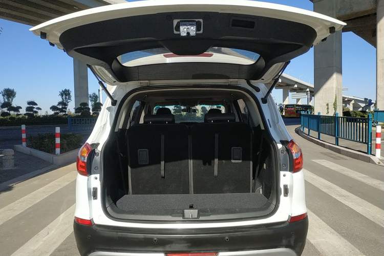 Used SWM X7 2018 Facelift 1.5T Automatic Comfort Version 7 Seats Trunk