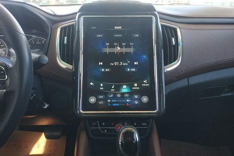 Used SWM X7 2018 Facelift 1.5T Automatic Comfort Version 7 Seats Audio And AC Panel