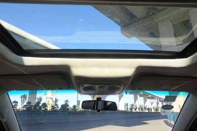 Used SWM X7 2018 Facelift 1.5T Automatic Comfort Version 7 Seats Headliner