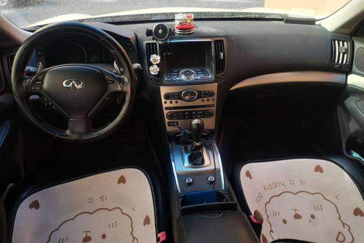 Used Infiniti G Series 2010 G25 Sedan Luxury Sport Edition Center Console