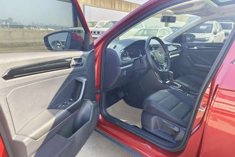 Used Volkswagen T-ROC 2020 280TSI DSG Two-Wheel Drive Comfort Version