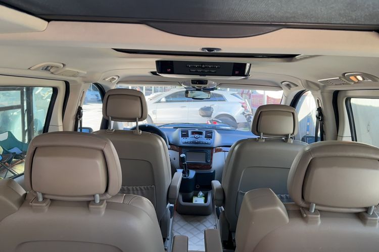 Used Mercedes-Benz Viano 2011 2.5L Navigator Edition Interior 4