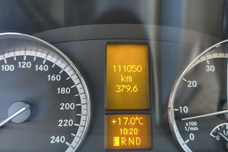 Used Mercedes-Benz Viano 2011 2.5L Navigator Edition Odometer Close Up