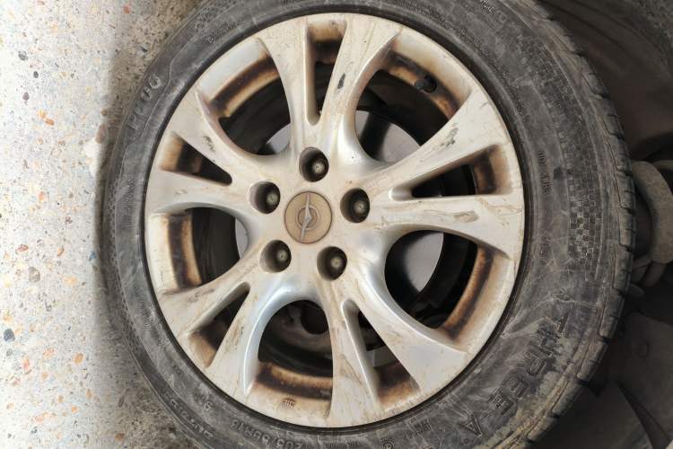 Used Haima Fumei 2014 M5 1.6L Manual Fashion Edition Right Front Wheel Hub