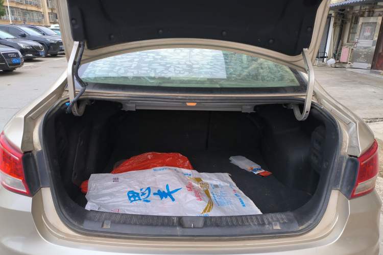 Used Haima Fumei 2014 M5 1.6L Manual Fashion Edition Trunk