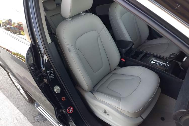 Used Bestune X80 2015 2.0L automatic luxury version
