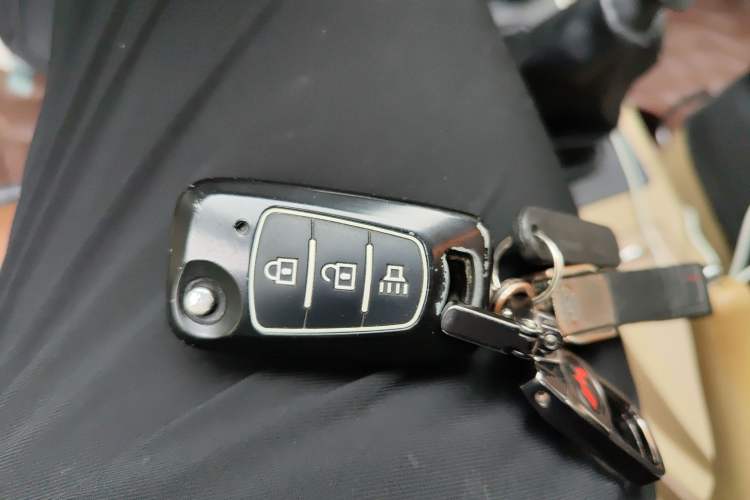 Used Haval H5 Classic 2012 European-style Version Green Quiet 2.0T Manual Two-Wheel Drive Comfort Model
