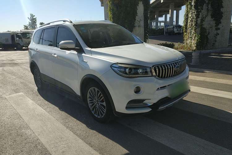 Used SWM X7 2018 Facelift 1.5T Automatic Comfort Version 7 Seats Front Right 45 Deg