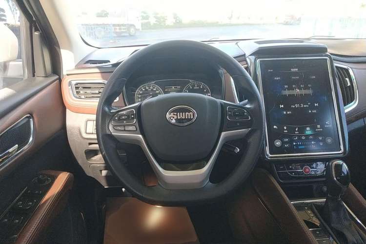 Used SWM X7 2018 Facelift 1.5T Automatic Comfort Version 7 Seats Steering Wheel