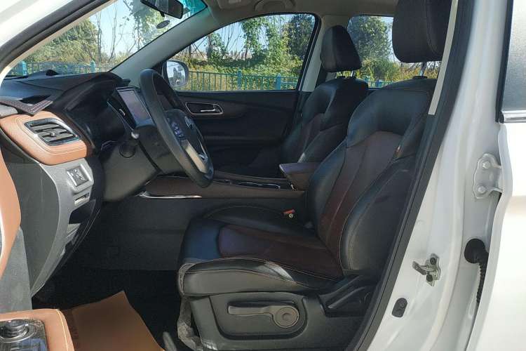 Used SWM X7 2018 Facelift 1.5T Automatic Comfort Version 7 Seats Left Front Seat