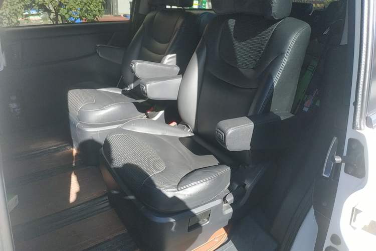 Used Luxgen Great 7 MPV 2015 2.0T Luxury Model
