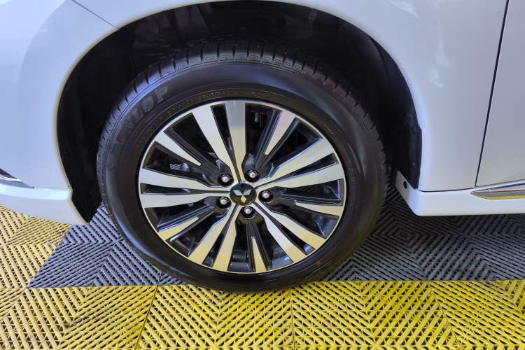 Used Mitsubishi Outlander 2021 Revised Version 2.0L Two-Wheel Drive Comfort Edition 5 Seats
