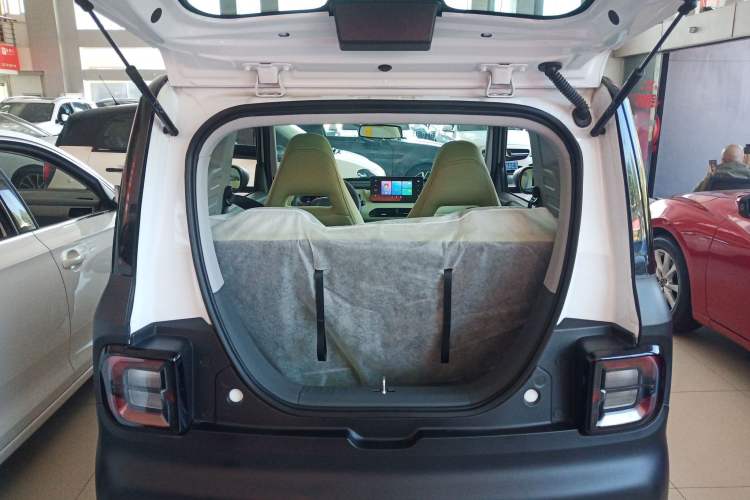 Used Geely Auto Panda Classic 2023 Panda Mini New Year Edition Treasure Bear
