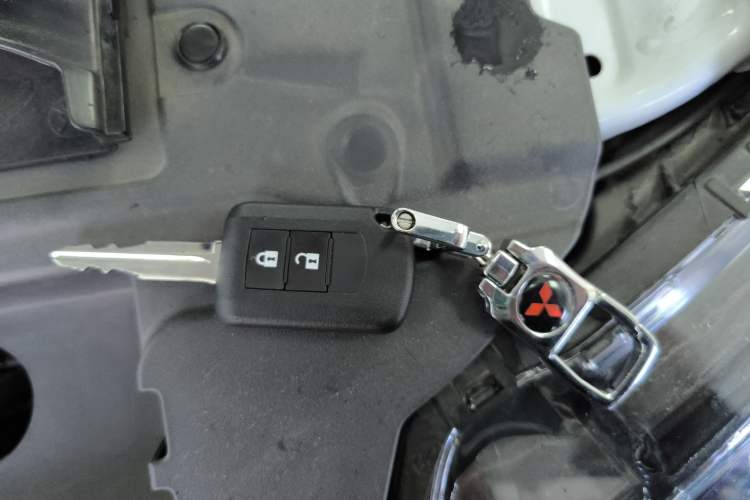 Used Mitsubishi Outlander 2021 Revised Version 2.0L Two-Wheel Drive Comfort Edition 5 Seats
