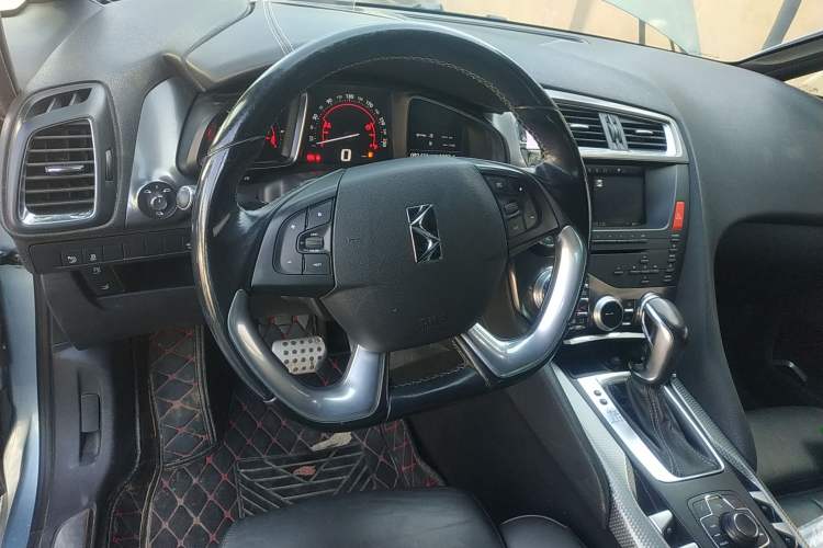 Used DS 5 2012 1.6T Luxury Edition
