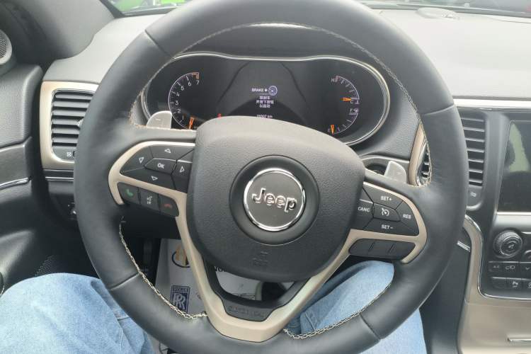 Used Jeep Grand Cherokee 2017 3.0L Comfort Navigation Edition
