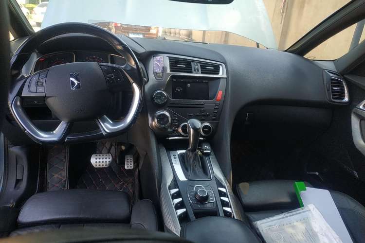 Used DS 5 2012 1.6T Luxury Edition
