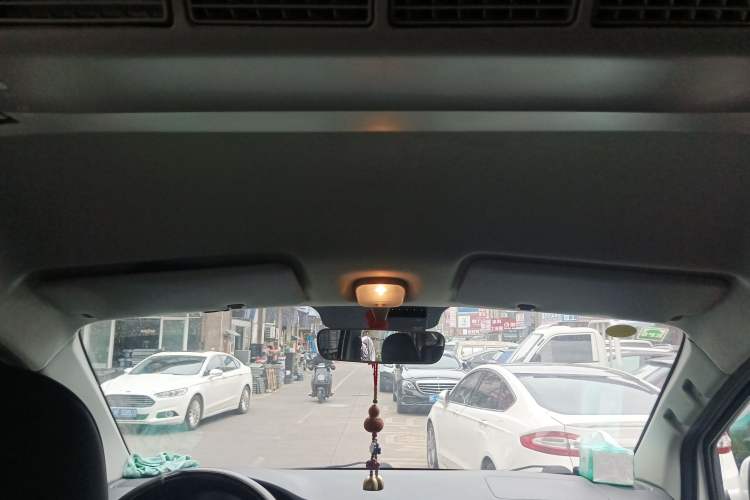 Used SRM Gold Hiace M Classic 2022 1.5L Travel Lion Passenger Vehicle 5 Seats
