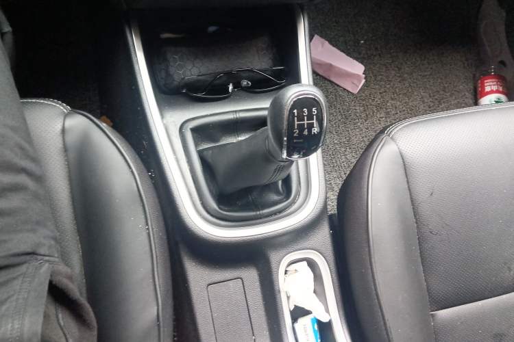 Used SRM Gold Hiace M Classic 2022 1.5L Travel Lion Passenger Vehicle 5 Seats
