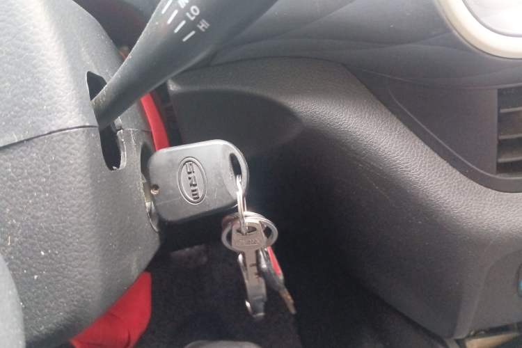 Used SRM Gold Hiace M Classic 2022 1.5L Travel Lion Passenger Vehicle 5 Seats
