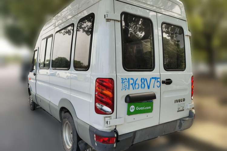 Used Iveco Power Daily 2017 2.5T Deluxe A37 High-Roof 6-7 Seater Bus 47Z5
