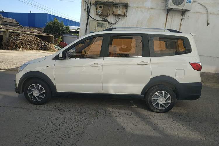 Used BAIC Weiwang M30 2017 1.5L M30S Standard DAM15DL
