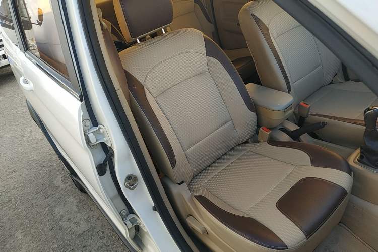 Used BAIC Weiwang M30 2017 1.5L M30S Standard DAM15DL
