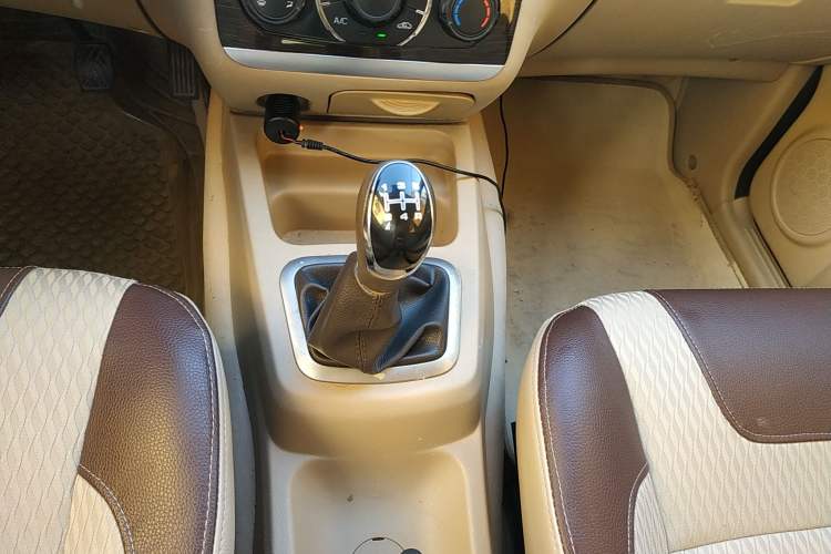 Used BAIC Weiwang M30 2017 1.5L M30S Standard DAM15DL
