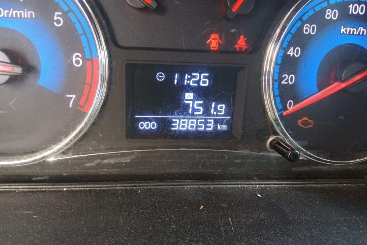 Used Dongfeng Fengon 370 2016 1.5L Manual Elite Travel Edition 7 Seats