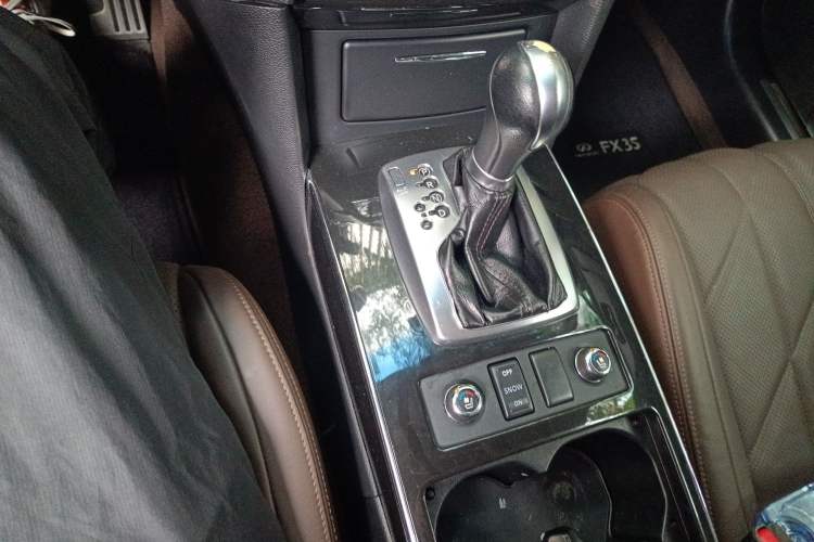 Used Infiniti FX 2010 FX35 Standard Edition
