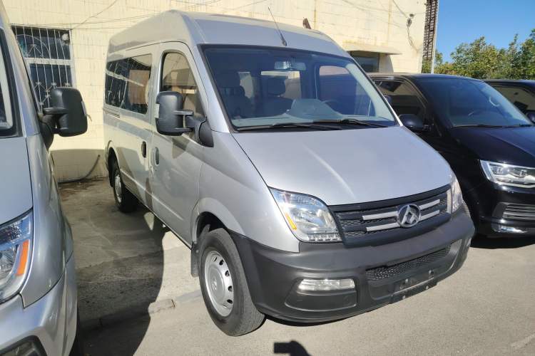 Used SAIC MAXUS Xintu V80 2017 2.5T 6-Speed Manual Aoyuntong National V Short Wheelbase Mid-Height 5/6/10-Seater