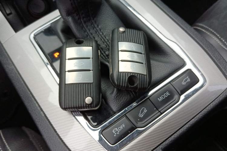 Used Roewe RX5 New Energy 2017 eRX5 50T Hybrid Connected Prestige Flagship Edition