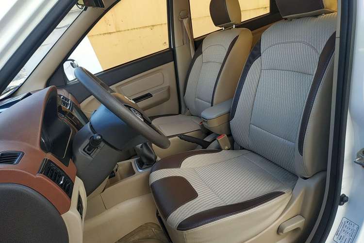 Used BAIC Weiwang M30 2017 1.5L M30S Standard DAM15DL
