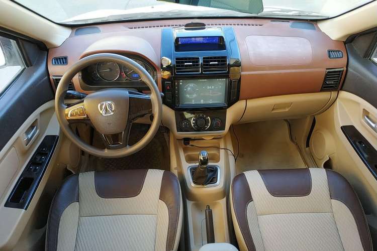 Used BAIC Weiwang M30 2017 1.5L M30S Standard DAM15DL
