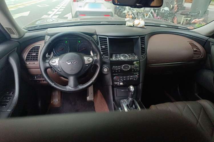 Used Infiniti FX 2010 FX35 Standard Edition
