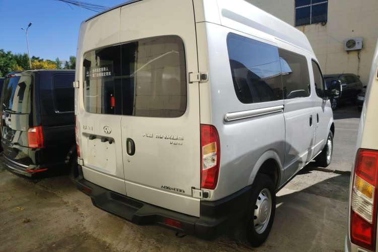 Used SAIC MAXUS Xintu V80 2017 2.5T 6-Speed Manual Aoyuntong National V Short Wheelbase Mid-Height 5/6/10-Seater