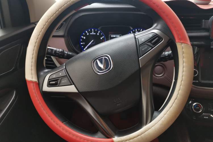 Used CHANGAN Lingxuan 2017 1.5T Manual Joyful & Happy Model
