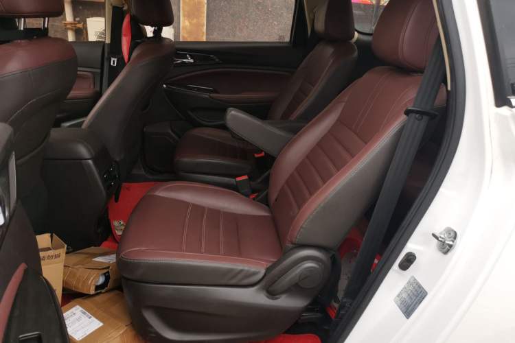 Used CHANGAN Lingxuan 2017 1.5T Manual Joyful & Happy Model
