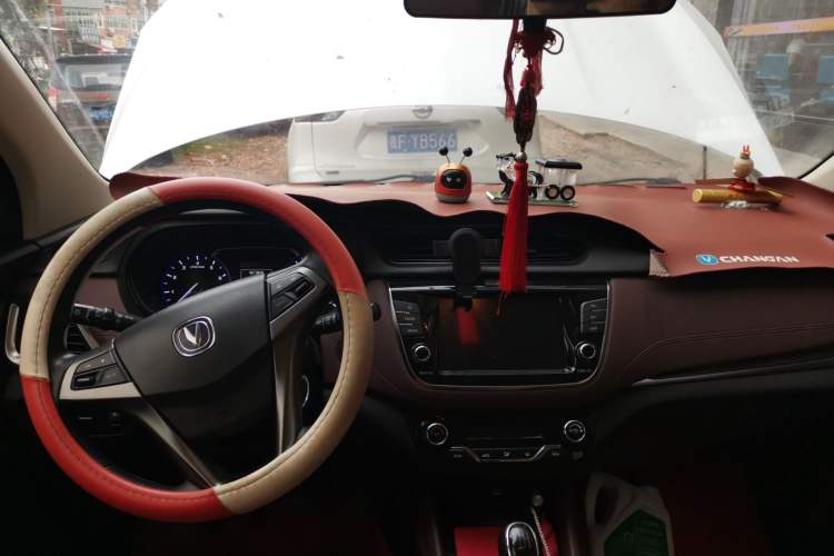 Used CHANGAN Lingxuan 2017 1.5T Manual Joyful & Happy Model
