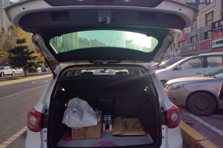 Used Volkswagen Tiguan 2009 2.0 TSI Luxury Edition Trunk