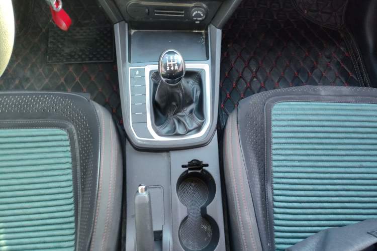 Used FORTHING Joyear S50 2020 1.6L Manual Luxury Model
