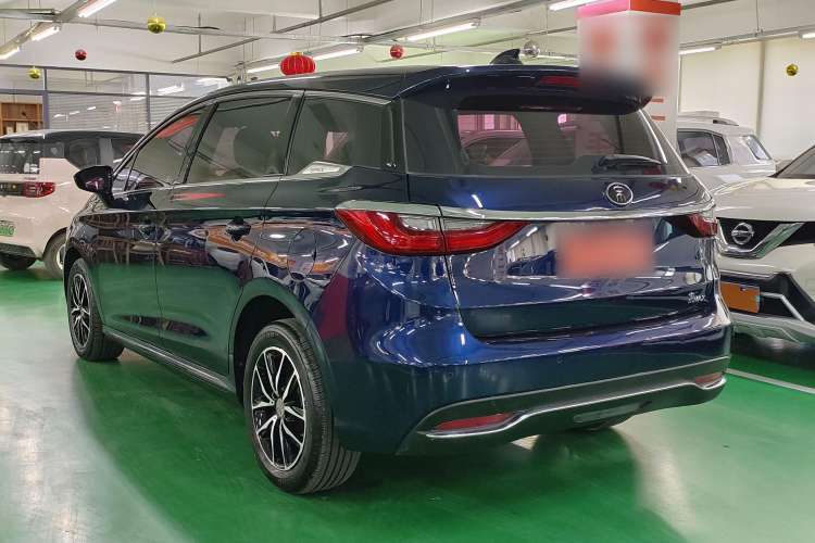 Used BYD Song MAX 2018 1.5T Manual Smart Connect Luxury 6-Seater Exterior 5