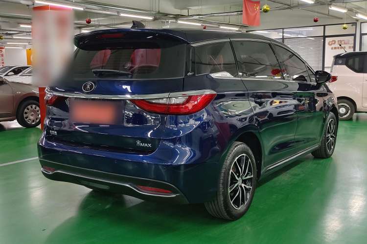 Used BYD Song MAX 2018 1.5T Manual Smart Connect Luxury 6-Seater Exterior 3