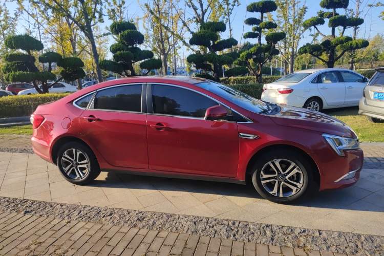 Used Luxgen 5 2016 1.8T Automatic Smart Sunroof Edition