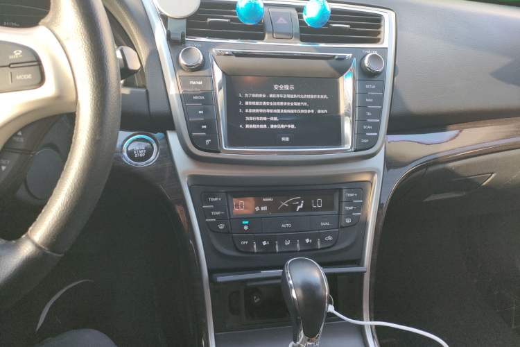 Used CHANGAN Raeton 2014 1.8T Automatic Prestige Anniversary Edition China IV Standard
