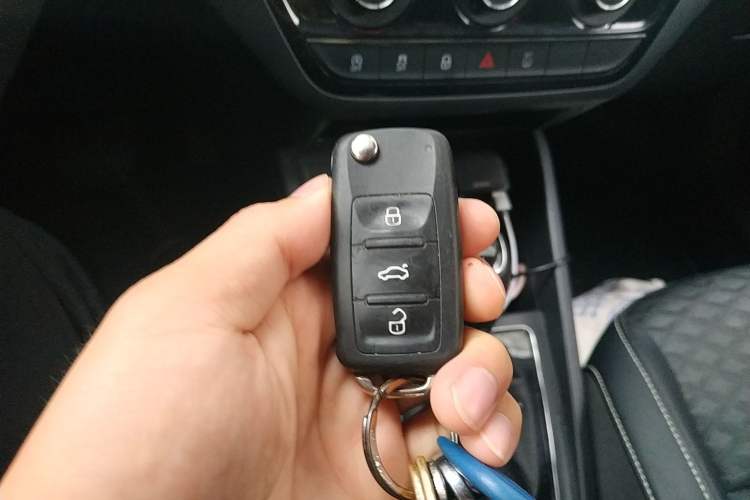 Used Skoda Kamiq 2020 1.5L Automatic Comfort Edition Vehicle Key